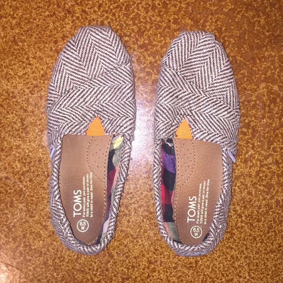 Toms Shoes - Women’s toms!